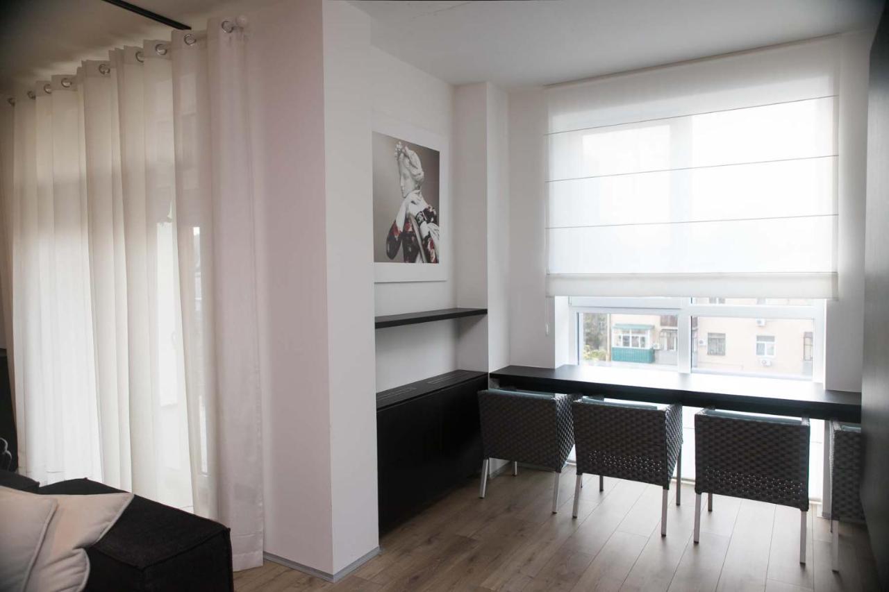 Stylish 1 Bedroom Studio Near Most City Dnipro Esterno foto