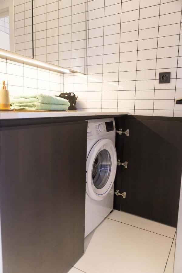 Stylish 1 Bedroom Studio Near Most City Dnipro Esterno foto