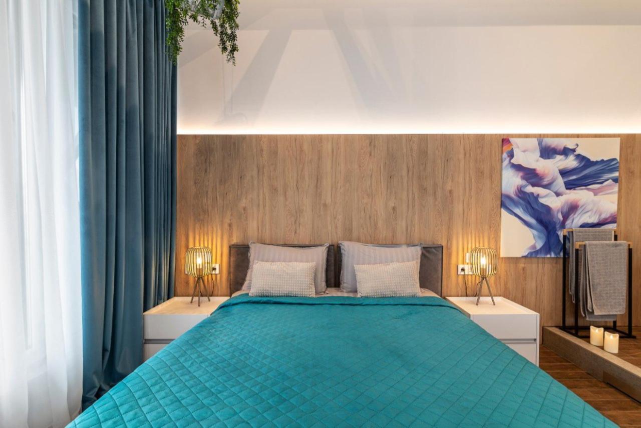 Stylish 1 Bedroom Studio Near Most City Dnipro Esterno foto