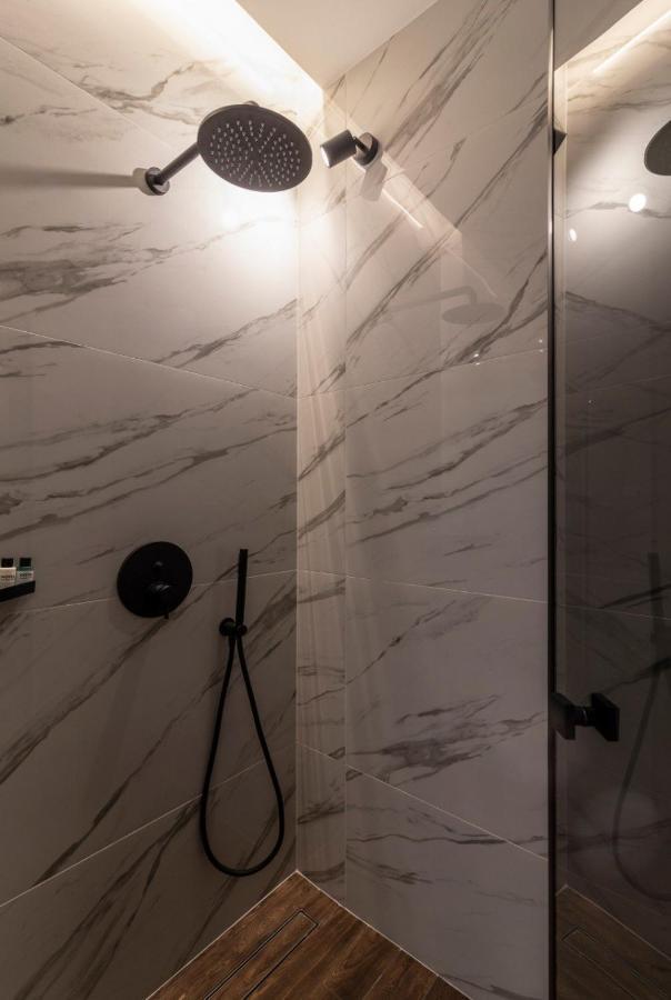 Stylish 1 Bedroom Studio Near Most City Dnipro Esterno foto