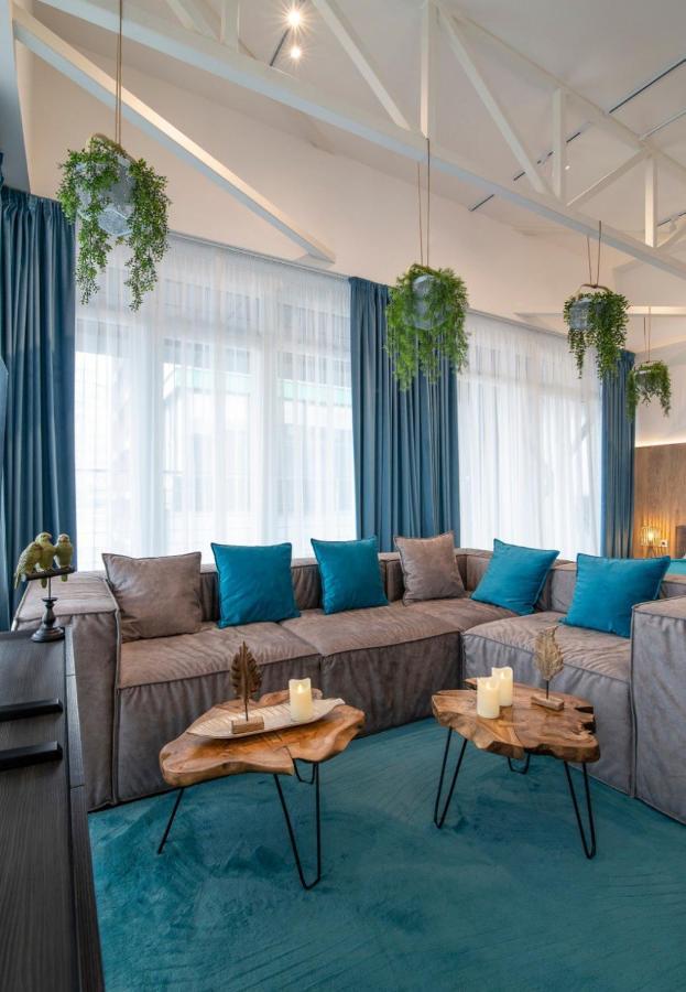 Stylish 1 Bedroom Studio Near Most City Dnipro Esterno foto