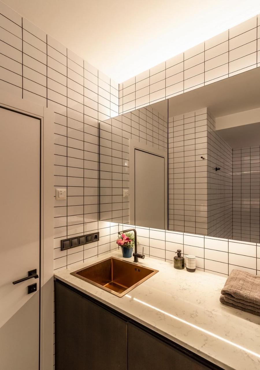 Stylish 1 Bedroom Studio Near Most City Dnipro Esterno foto